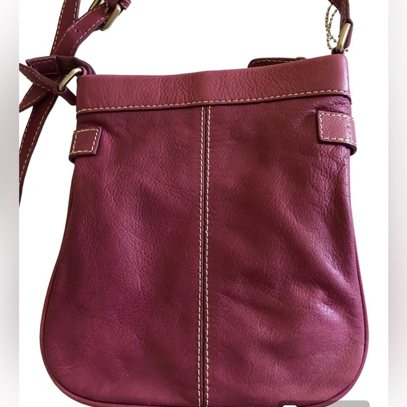 Genuine Leather Oasis Crossbody Bag - Picture 2 of 6